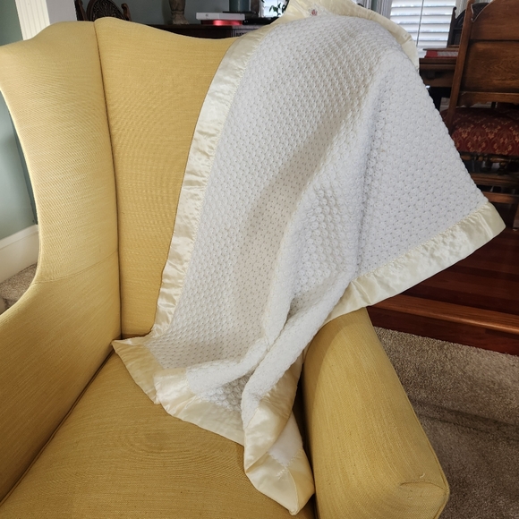 Quiltex Other - Vintage Quiltex Blanket White Throw Ribbon Binding 48 x 34 Home Bedding Made USA